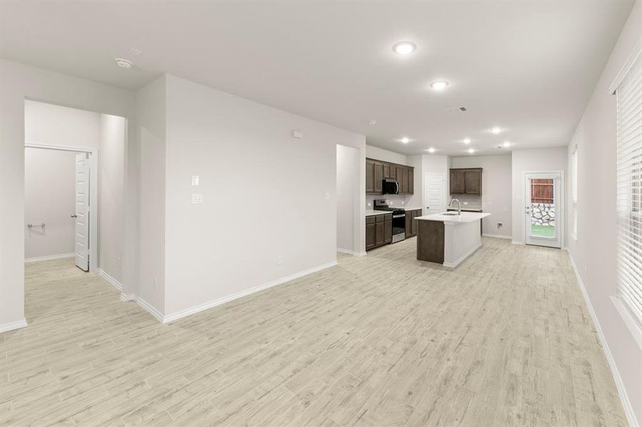 09. 114 Van Horn - Dining 09. 114 Van Horn - Dining