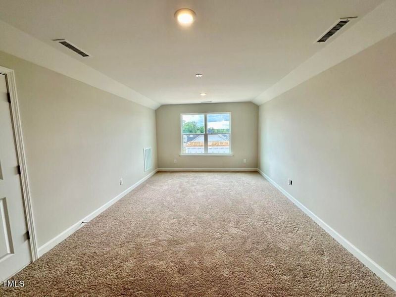 Spacious, unfurnished interior of a new home in Glenmere, Knightdale (Image 95). Spacious, unfurnished interior of a new home in Glenmere, Knightdale (Image 95).