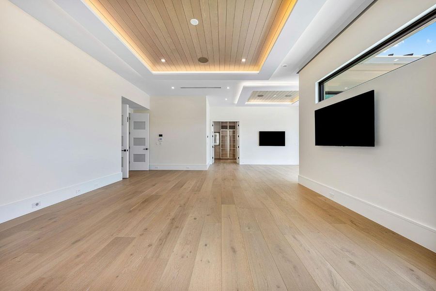 Spacious, unfurnished interior of a new home in , Boca Raton (Image 64).