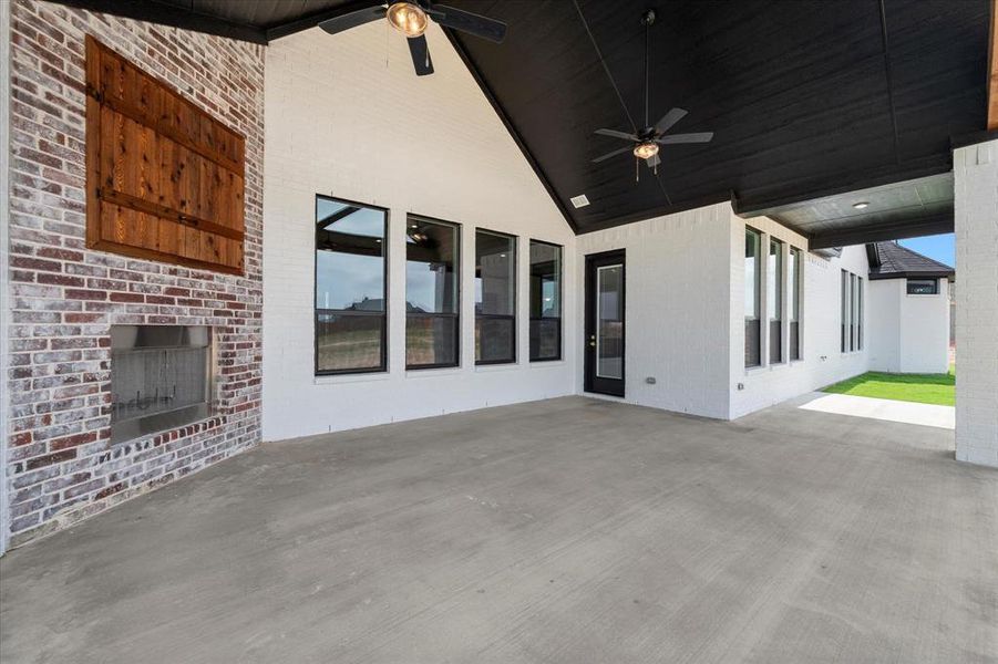 Spacious, unfurnished interior of a new home in , Waxahachie (Image 26). Spacious, unfurnished interior of a new home in , Waxahachie (Image 26).