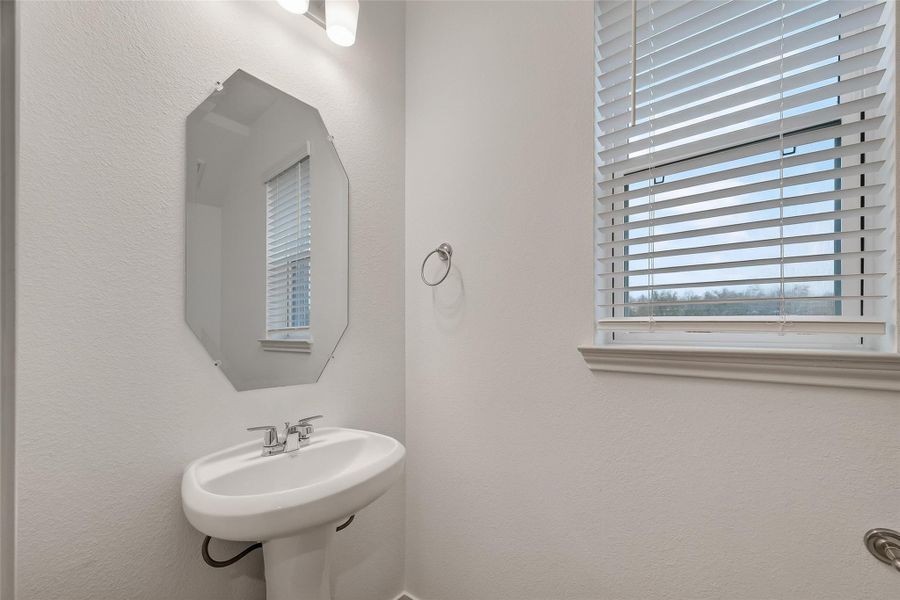 Image 18 of a home in Rollingbrook Estates.