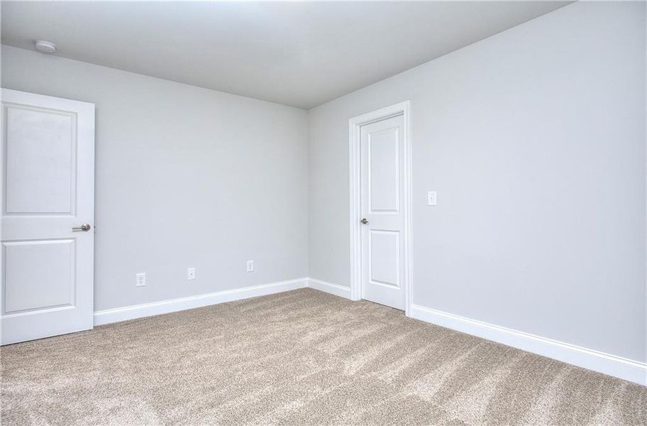 Spacious, unfurnished interior of a new home in , Homer (Image 19).