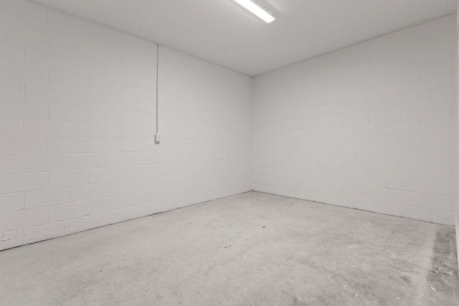 Spacious, unfurnished interior of a new home in , Seabrook Island (Image 24).