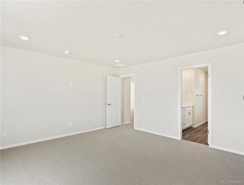 Spacious, unfurnished interior of a new home in Buffalo Highlands: The Flora Collection, Commerce City (Image 24).