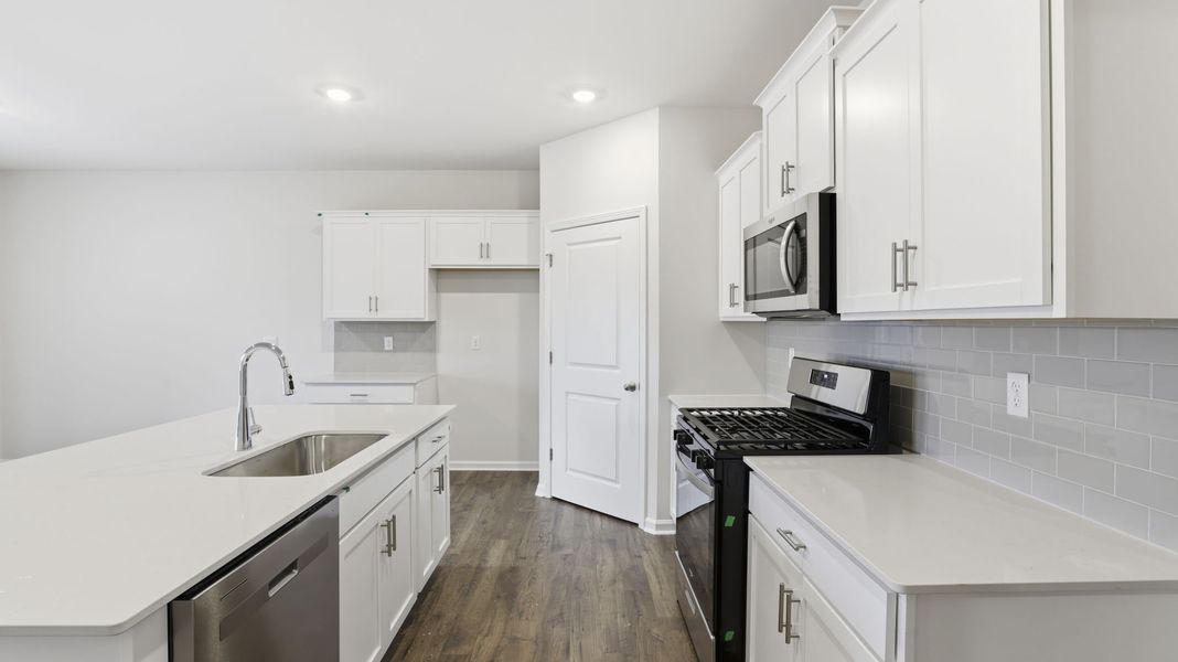 Furnished interior view inside a new home in Palmetto Valley, Anderson (Image 6).