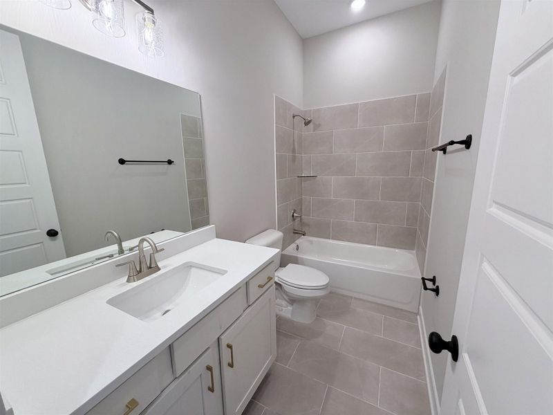 Furnished interior view inside a new home in Lockwood, Collierville (Image 12).