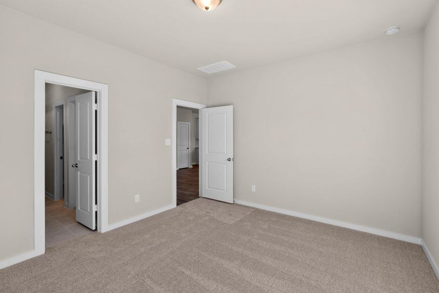 Spacious, unfurnished interior of a new home in Arabella on the Prairie 60', Richmond (Image 12).