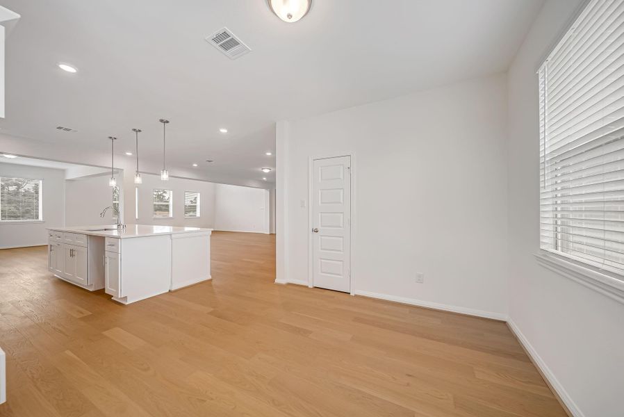 Spacious, unfurnished interior of a new home in Townsen Landing, Humble (Image 22).