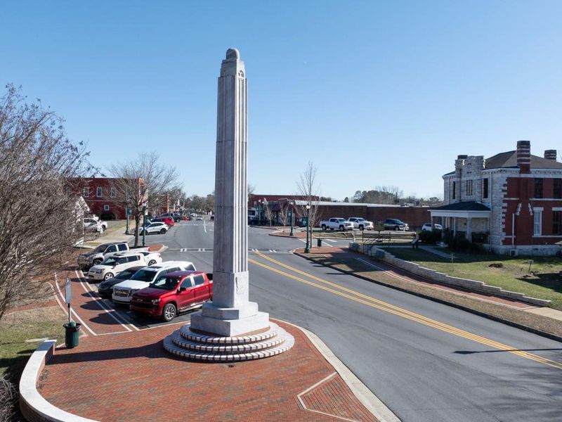Image 79 of a home in Rolling Meadows.