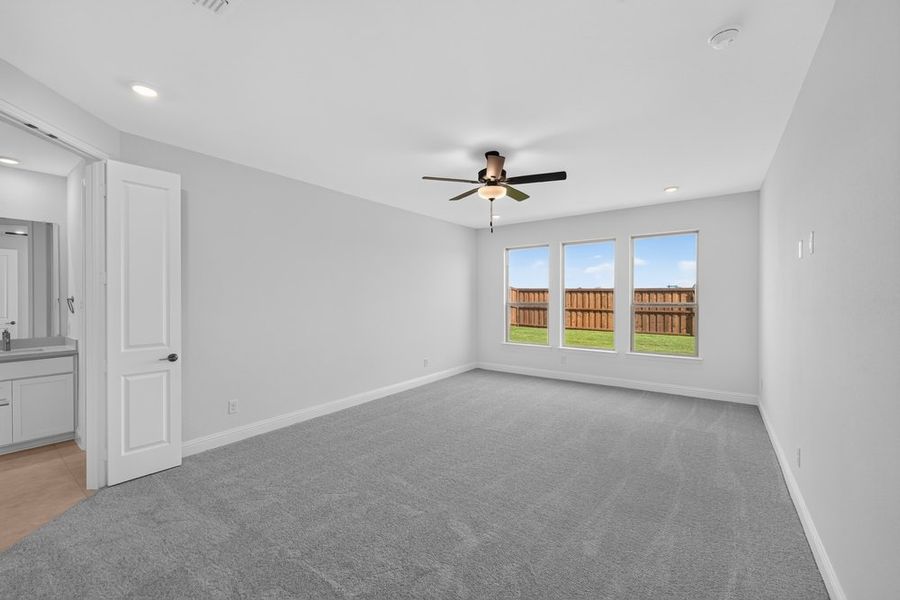 Spacious, unfurnished interior of a new home in Cross Creek Meadows, Celina (Image 18).