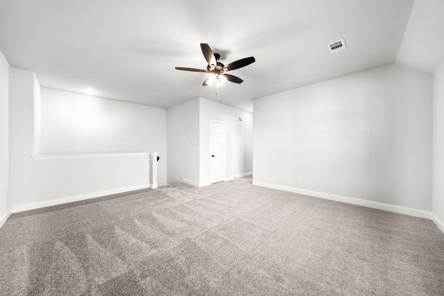 Spacious, unfurnished interior of a new home in Forest Ridge Estates, Greenville (Image 33).