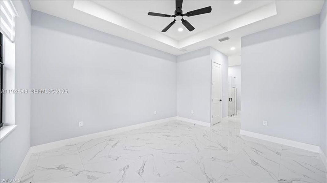 Spacious, unfurnished interior of a new home in , Lehigh Acres (Image 25).
