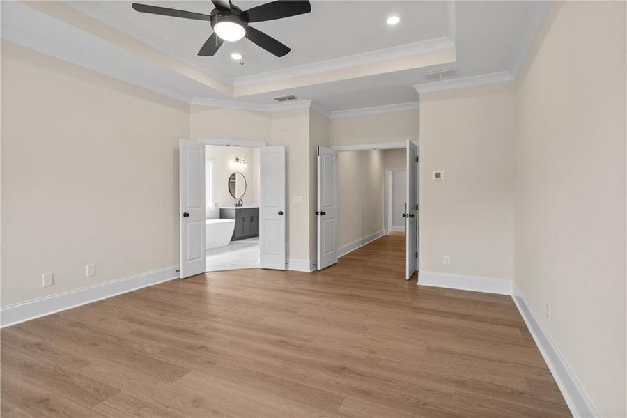 Spacious, unfurnished interior of a new home in Bellwyn, Johns Creek (Image 22).