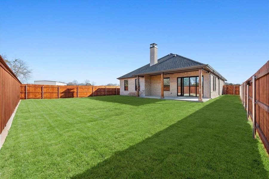 Exterior details and patio area of a home in , Red Oak (Image 19).