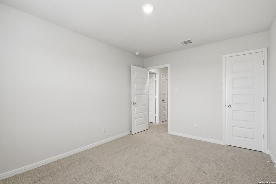 Spacious, unfurnished interior of a new home in Dauer Ranch, New Braunfels (Image 15). Spacious, unfurnished interior of a new home in Dauer Ranch, New Braunfels (Image 15).