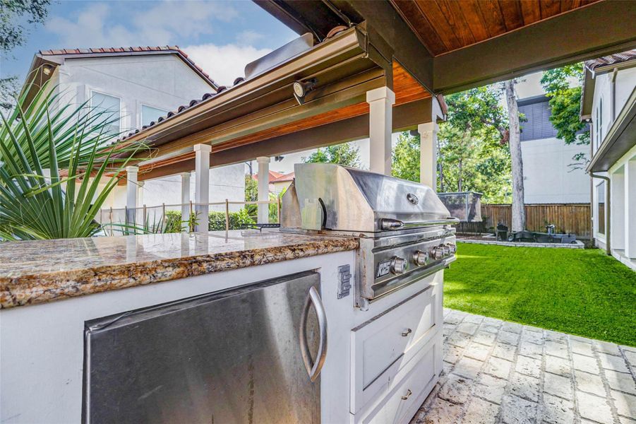 OUTDOOR GRILL AREA