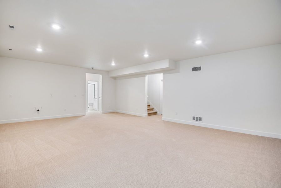 Spacious, unfurnished interior of a new home in The Aurora Highlands, Aurora (Image 28). Spacious, unfurnished interior of a new home in The Aurora Highlands, Aurora (Image 28).