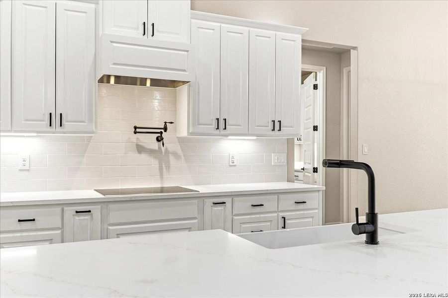 Furnished interior view inside a new home in , La Vernia (Image 7).