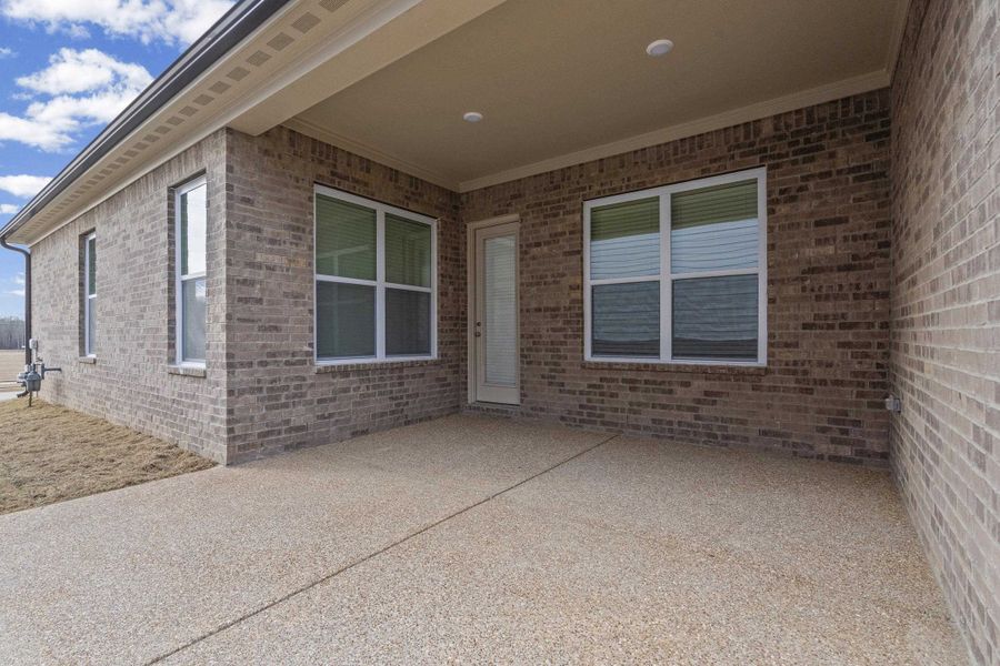 Exterior details and patio area of a home in Twin Oaks, Oakland (Image 3).