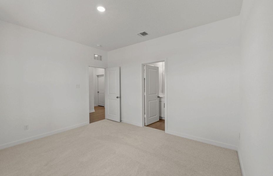Spacious, unfurnished interior of a new home in Skyview, Belton (Image 14).