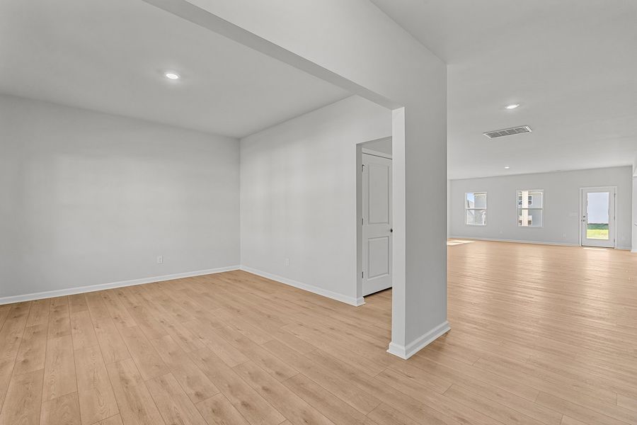 Spacious, unfurnished interior of a new home in Hanes Lake, Winston-Salem (Image 18).