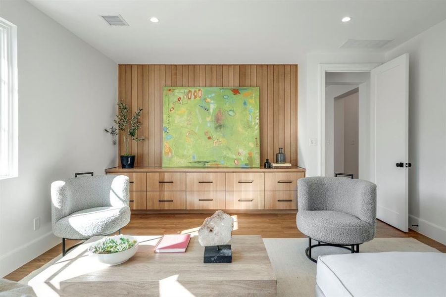 Furnished interior view inside a new home in , Dallas (Image 28).