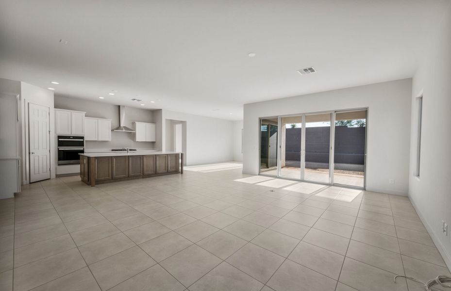 Spacious, unfurnished interior of a new home in Artisan at Asante, Surprise (Image 21). Spacious, unfurnished interior of a new home in Artisan at Asante, Surprise (Image 21).