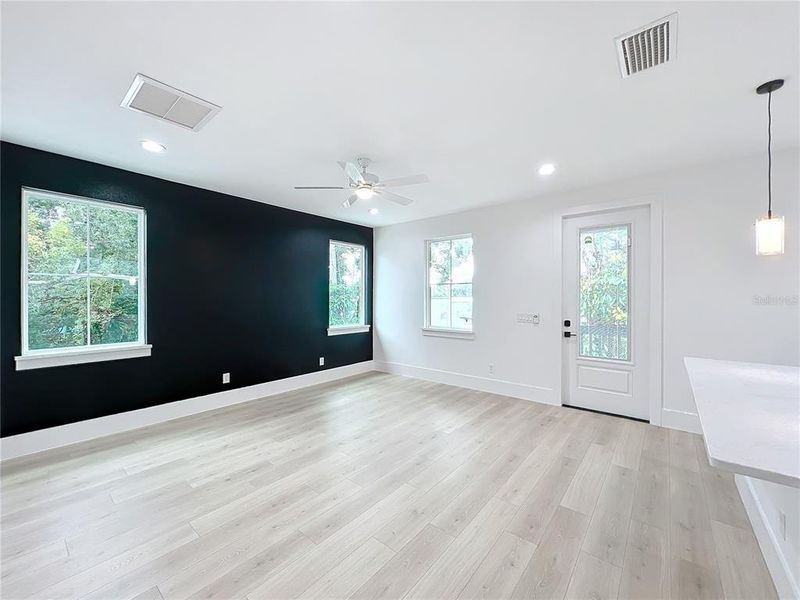Spacious, unfurnished interior of a new home in , Orlando (Image 38).