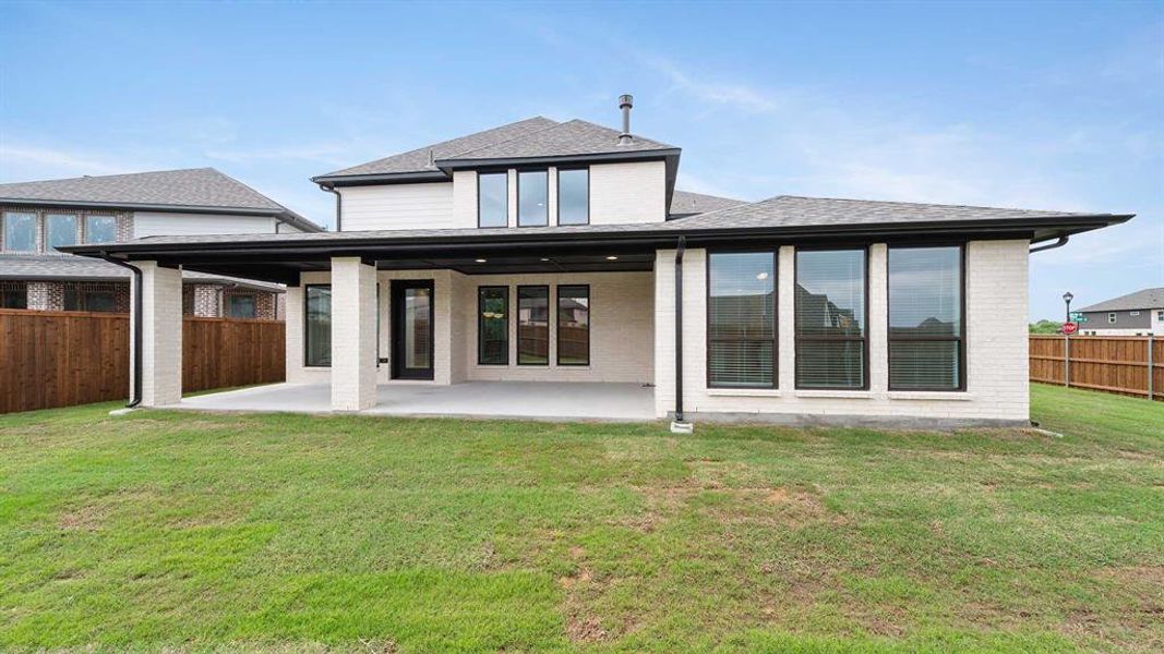 Exterior details and patio area of a home in Sweetgrass, Haslet (Image 3).
