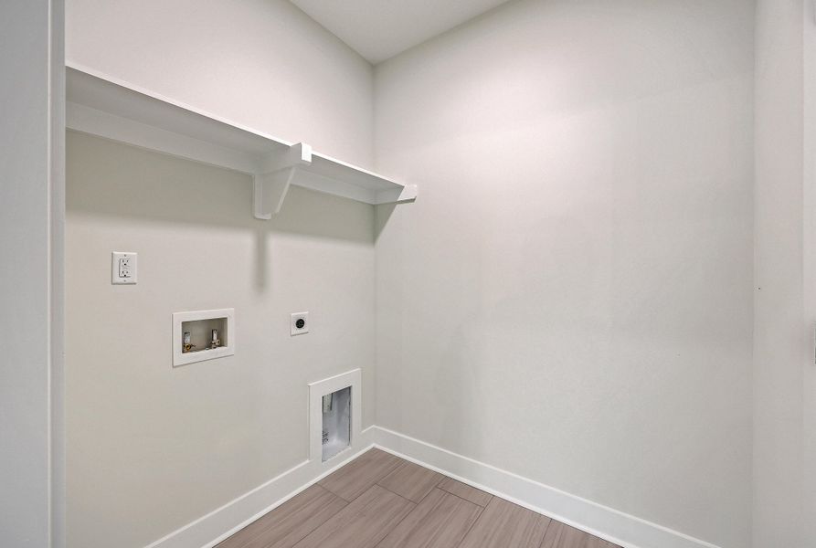 Spacious, unfurnished interior of a new home in , Summerville (Image 21).