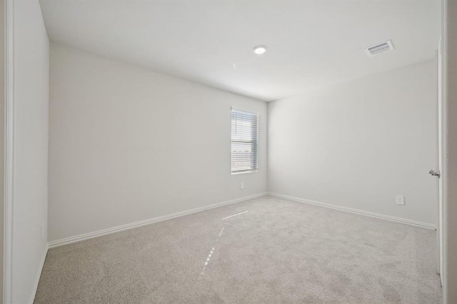 Spacious, unfurnished interior of a new home in Lakehaven - Premier Series, Farmersville (Image 30).