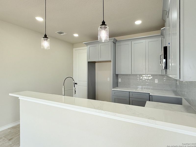 Furnished interior view inside a new home in , La Vernia (Image 8). Furnished interior view inside a new home in , La Vernia (Image 8).