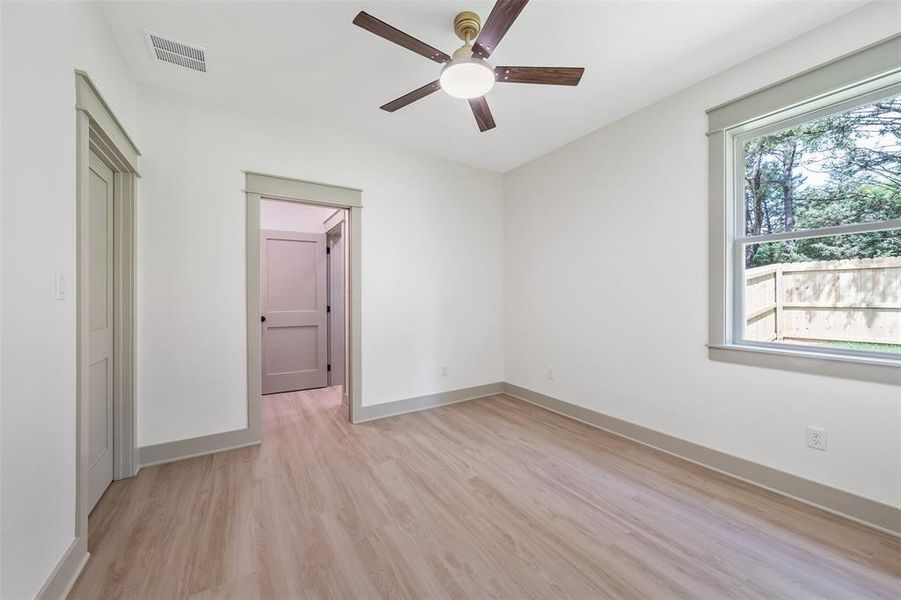Spacious, unfurnished interior of a new home in , Flint (Image 27).