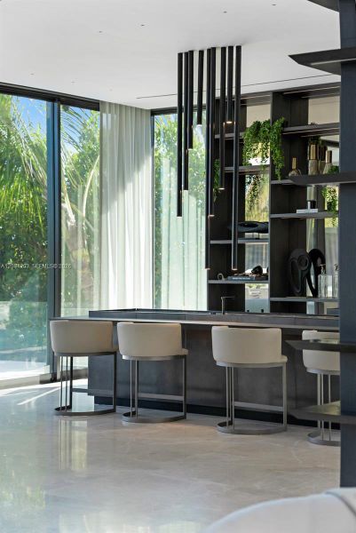 Community amenities in , Miami Beach (Image 52).
