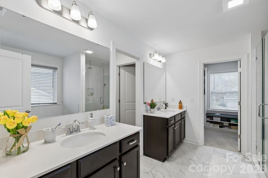 Primary Bath w/double sinks