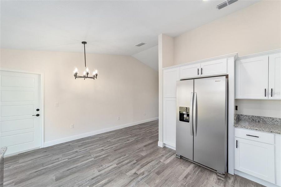 Spacious, unfurnished interior of a new home in , Ocala (Image 27).