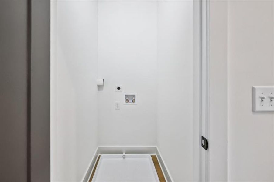 Spacious, unfurnished interior of a new home in , Atlanta (Image 32). Spacious, unfurnished interior of a new home in , Atlanta (Image 32).