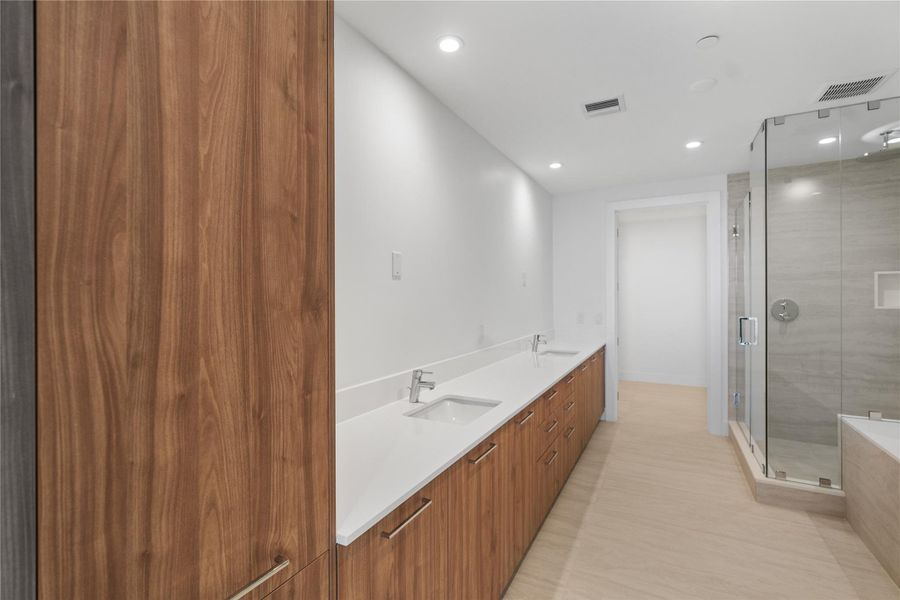 Furnished interior view inside a new home in , Fort Lauderdale (Image 20).