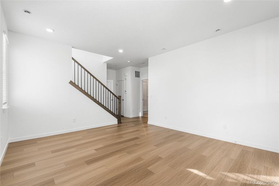 Spacious, unfurnished interior of a new home in Sterling Ranch Apex Collection, Littleton (Image 17).