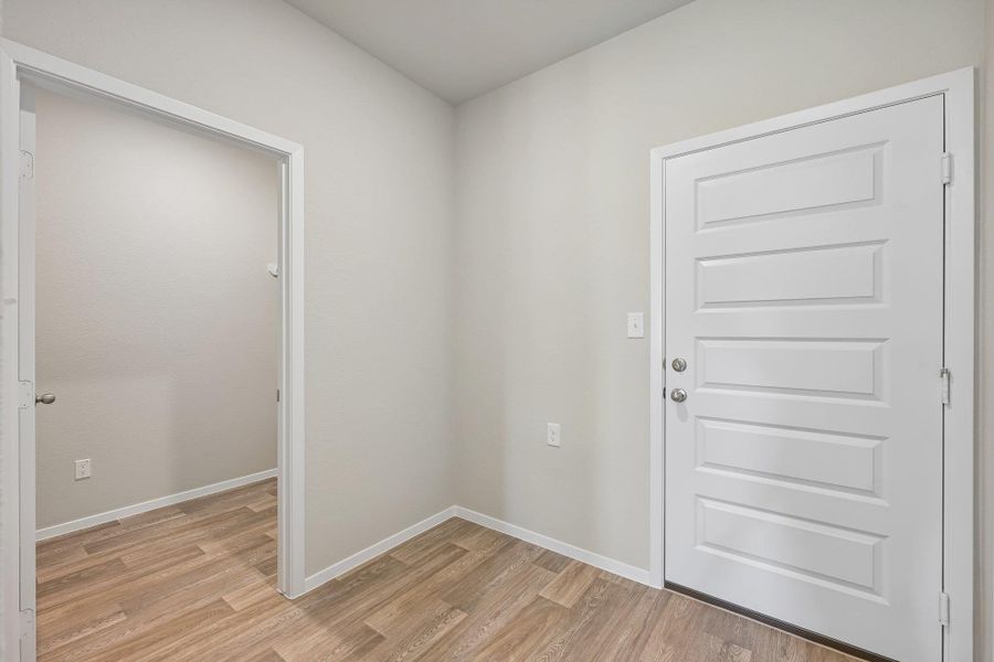 Spacious, unfurnished interior of a new home in Edgebrooke, Pflugerville (Image 28). Spacious, unfurnished interior of a new home in Edgebrooke, Pflugerville (Image 28).