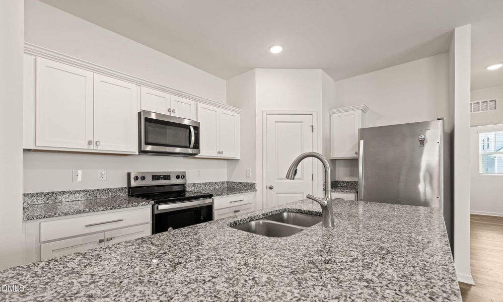 7-web-or-mls-DSC01750 7-web-or-mls-DSC01750