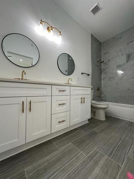 Furnished interior view inside a new home in , Hogansville (Image 17).