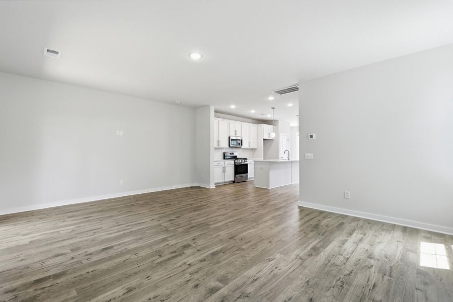 Spacious, unfurnished interior of a new home in Rhetts Cove, Johns Island (Image 26). Spacious, unfurnished interior of a new home in Rhetts Cove, Johns Island (Image 26).