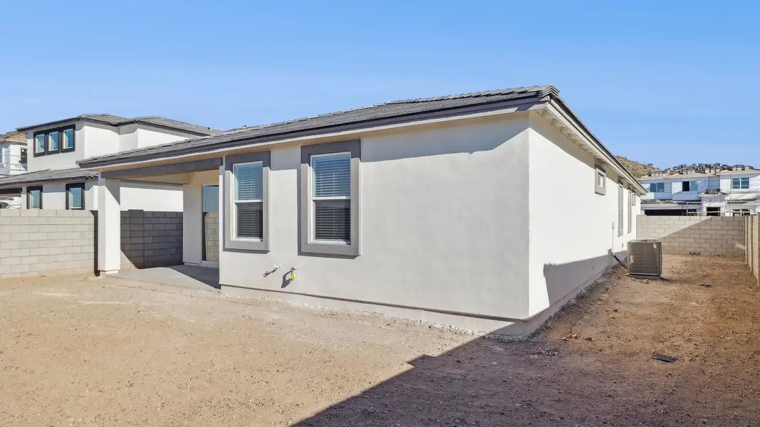 Exterior details and patio area of a home in Aloravita, Peoria (Image 2).