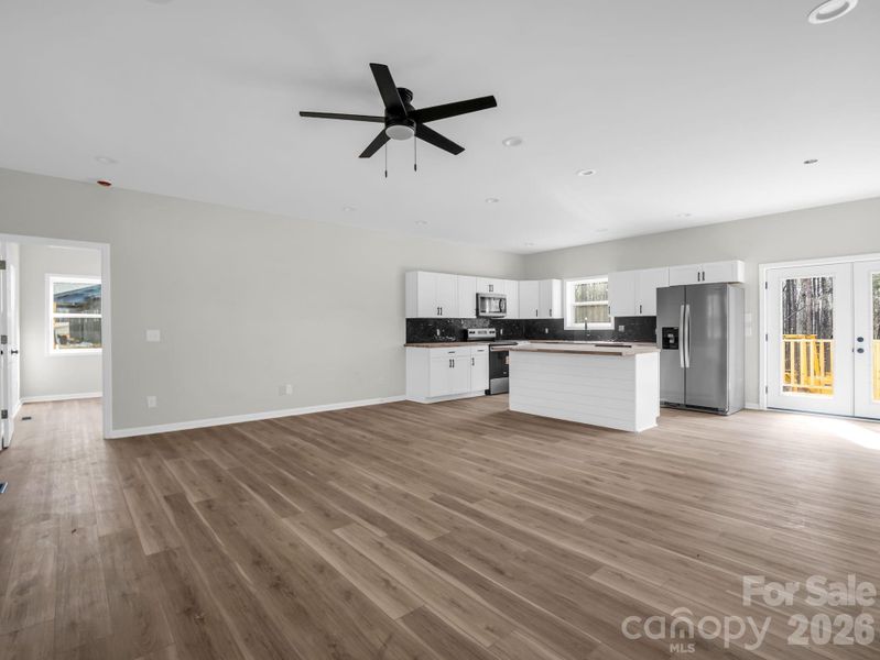 Spacious, unfurnished interior of a new home in , Bostic (Image 12).