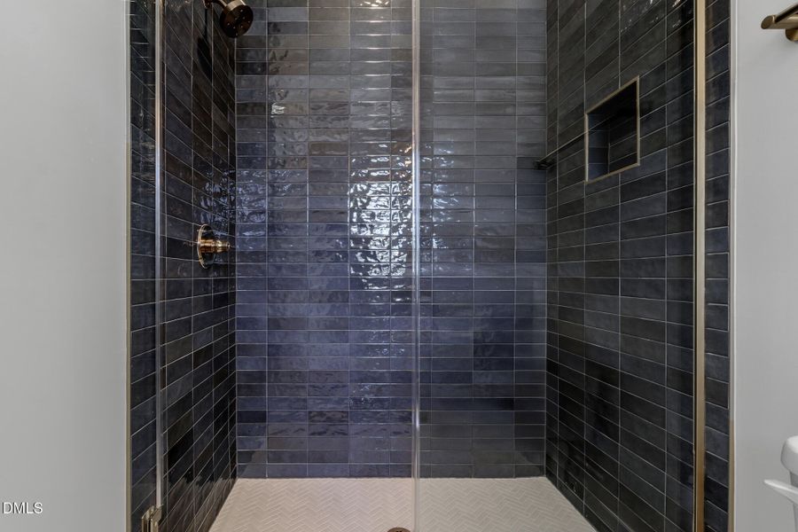 200_MEADOW_WALK_DR_INTERIOR_58 200_MEADOW_WALK_DR_INTERIOR_58