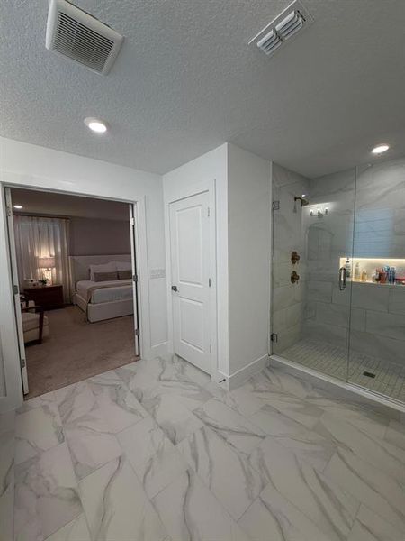 Spacious, unfurnished interior of a new home in , Winter Garden (Image 18).