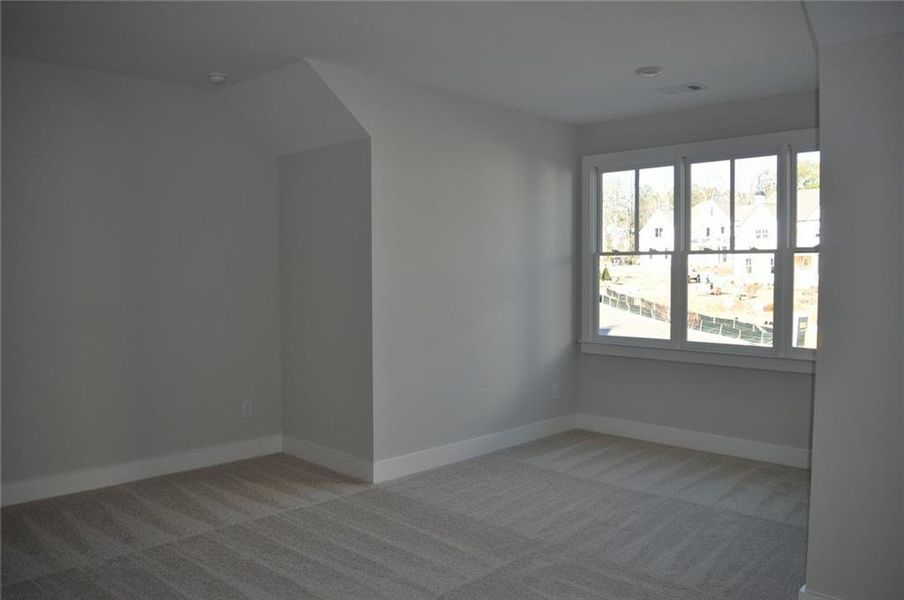 Spacious, unfurnished interior of a new home in Woodford, Acworth (Image 22).