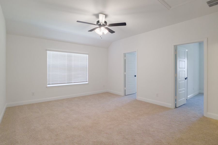Spacious, unfurnished interior of a new home in Goodland, Midlothian (Image 24).