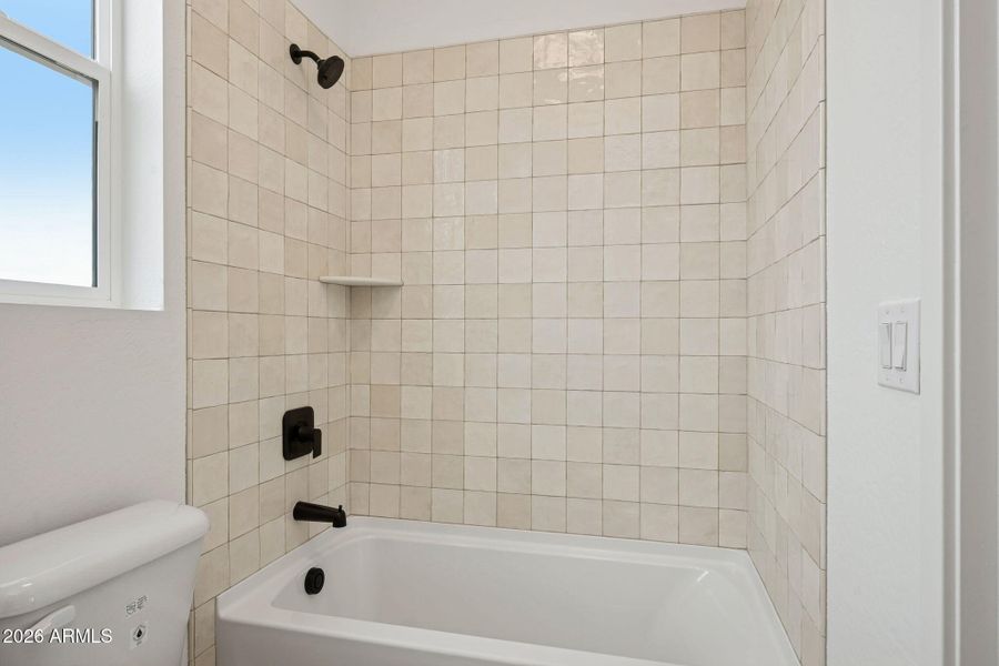 33-web-or-mls-20136-w-hazelwood-st